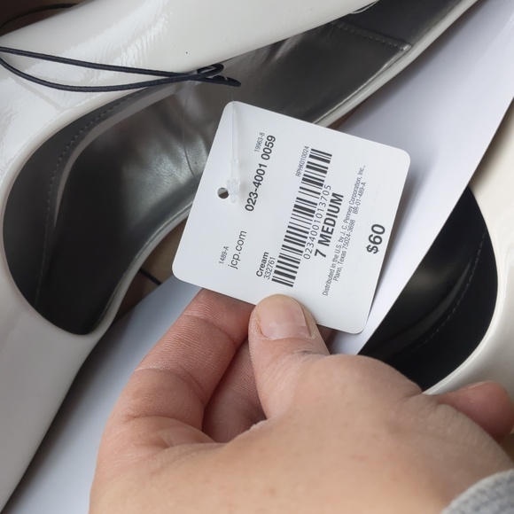 Classic Ivory Worthington heels - Picture 3 of 6